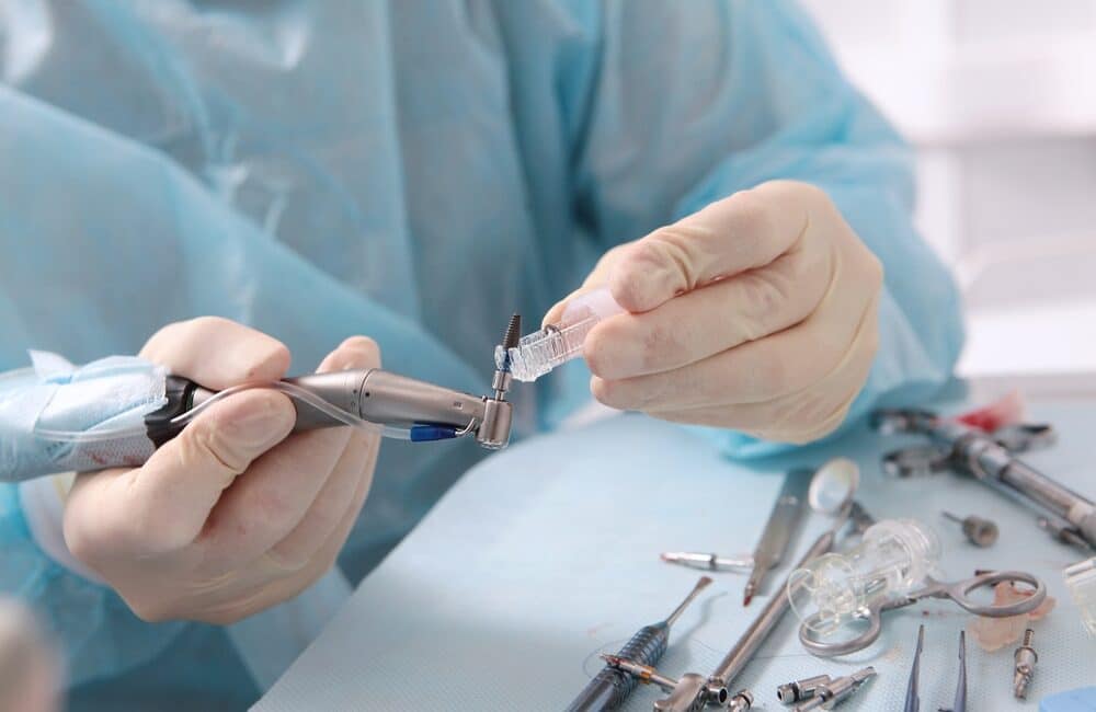 Przygotowanie implantu zebowego